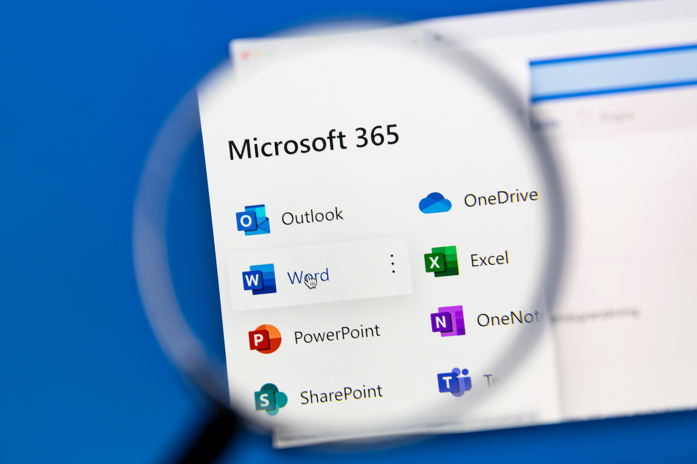 Microsoft 365 chạy trên Windows với kính lúp nhìn gần hơn.